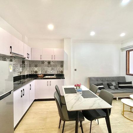 Sky Hotel Central Phnom Penh - Rooms & Apartments ภายนอก รูปภาพ