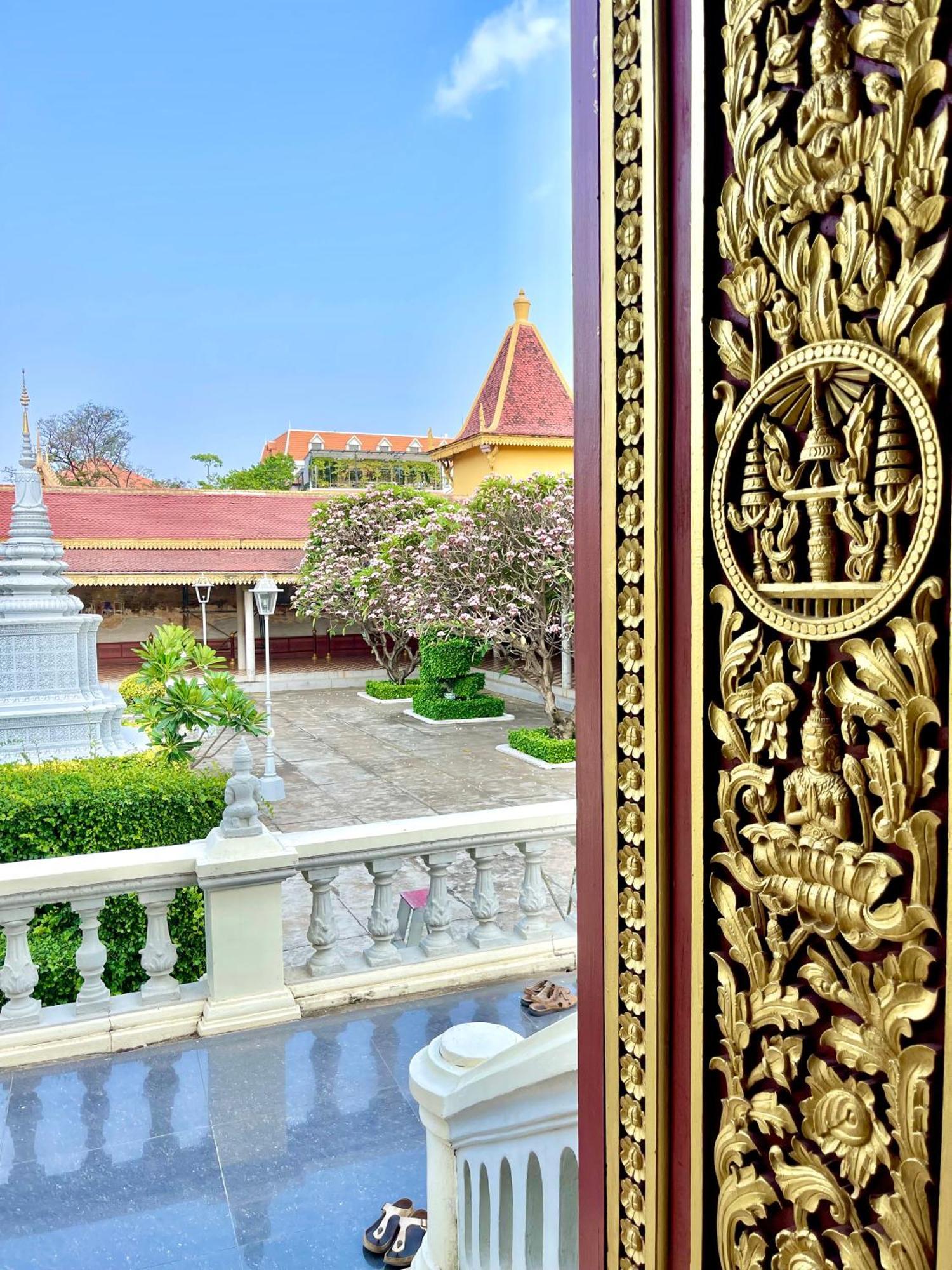 Sky Hotel Central Phnom Penh - Rooms & Apartments ภายนอก รูปภาพ