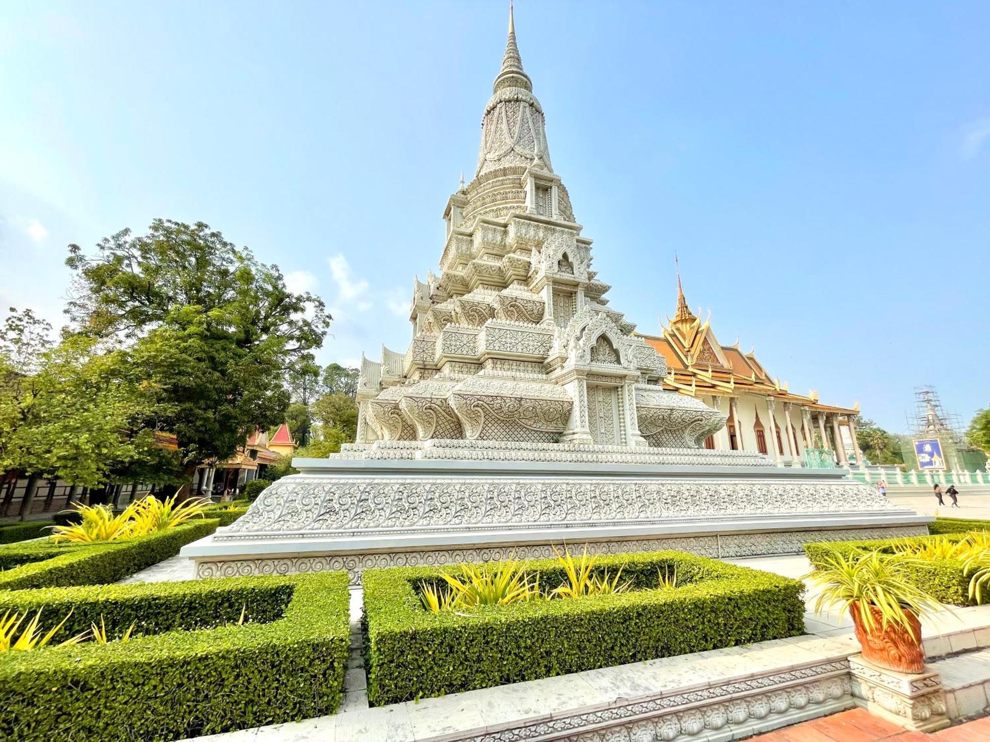 Sky Hotel Central Phnom Penh - Rooms & Apartments ภายนอก รูปภาพ
