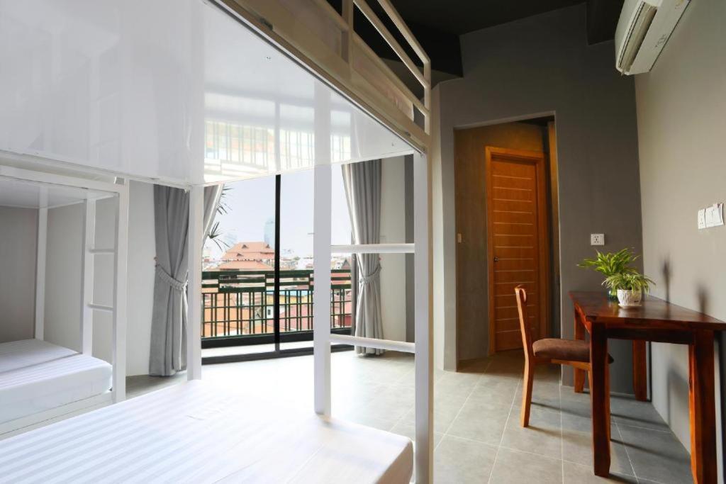 Sky Hotel Central Phnom Penh - Rooms & Apartments ภายนอก รูปภาพ