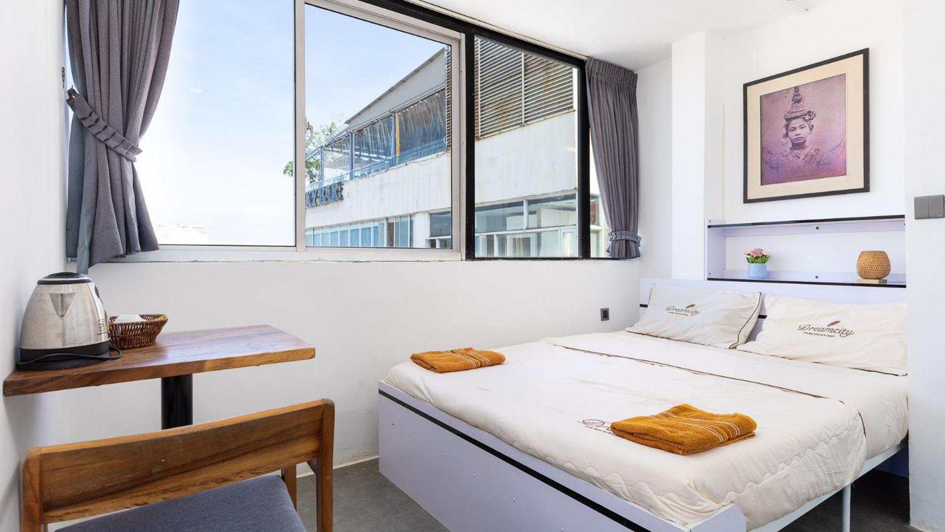 Sky Hotel Central Phnom Penh - Rooms & Apartments ภายนอก รูปภาพ